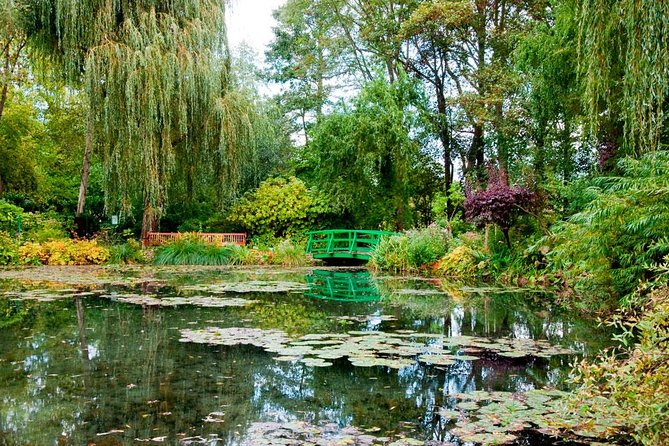 Giverny - Claude Monets House & Gardens - Private Trip - Free Time in Giverny