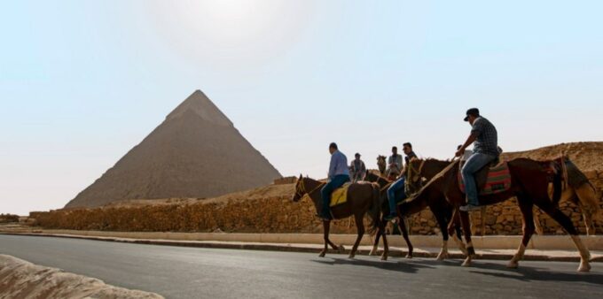 Giza: Arabian Horse Tour Around the Giza Pyramids - Getting to the Stables