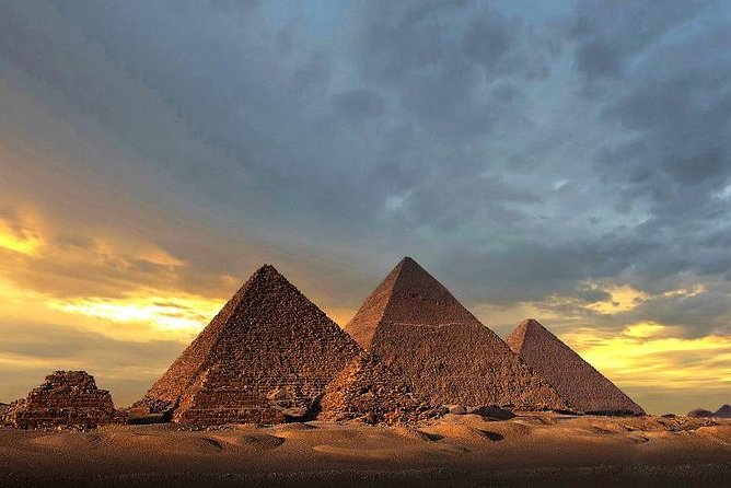 Giza Pyramids and the Egyptian Museum - Highlights of the Giza Pyramids
