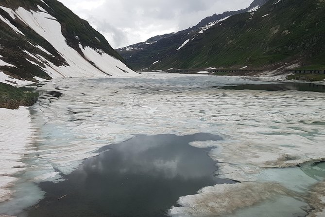 Glacier Express Panoramic Train Round Trip From Zürich With Private Guide - Private Guide and Customization
