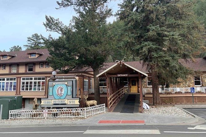 Glacier Hiking & Geothermal Cave Pools + Pictures Day Tour in Idaho Springs - Exploring Natural Hot Springs