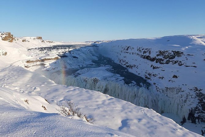 Glaciers and Aurora: Around Iceland in Winter - Traversing the Rugged East Coast