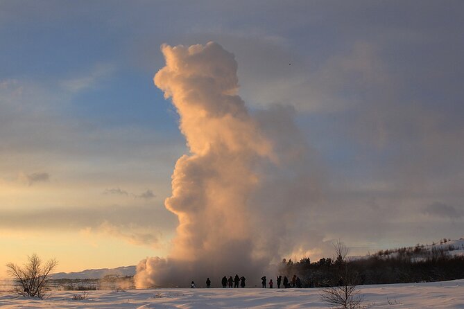 Glaciers and Aurora: Around Iceland in Winter - Relaxing in the Myvatn Region
