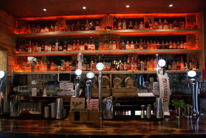 Glasgow: Beer Flight With a Haggis Taster in a Glasgow Pub - Brewing Tradition and Innovation