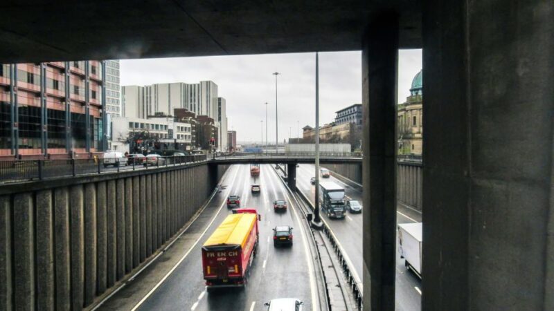 Glasgow: Express Walk With a Local in 60 Minutes - Meeting Point and What to Bring