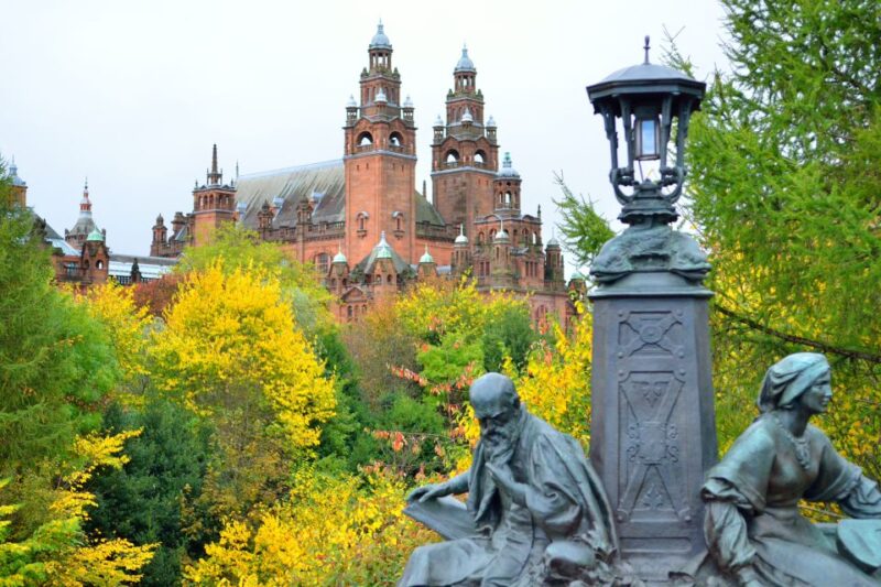 Glasgow: First Discovery Walk and Reading Walking Tour - Language Options for Tour