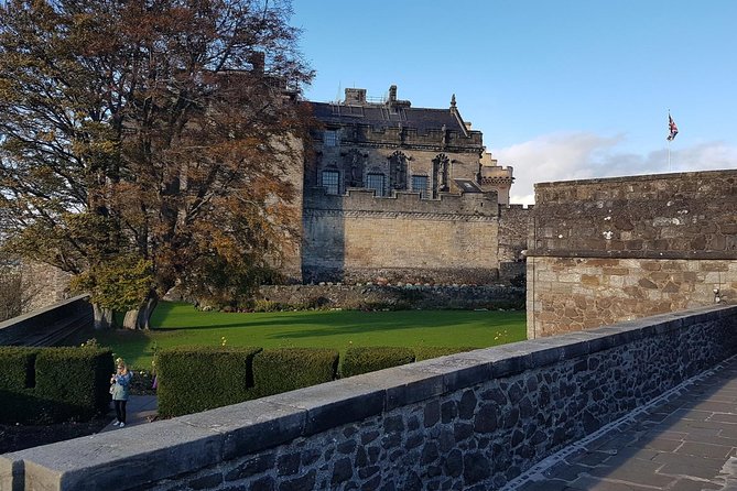 Glasgow (Greenock) Shore Excursion: Stirling, Loch Lomond & The Highlands - Exploring Stirling Castle