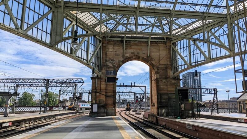Glasgow: Insta-Perfect Walk With a Local - Highlights of the Tour