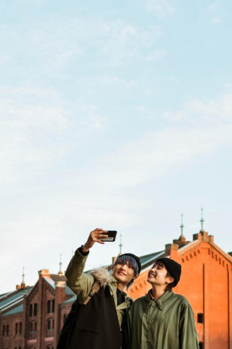 Glasgow: Insta-Perfect Walk With a Local - Intimate Small Group Experience