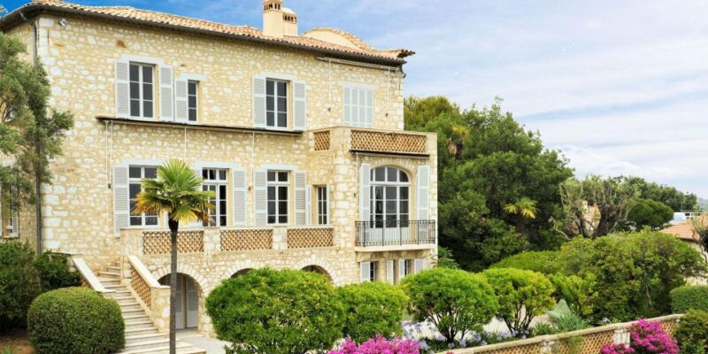 Glass Blowers, Art Galleries and Medieval Villages - Cagnes-sur-Mer Medieval Village