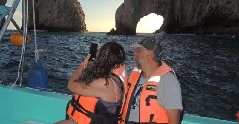 Glass Bottom Boat To the Famous Arch Of Cabo - Key Points