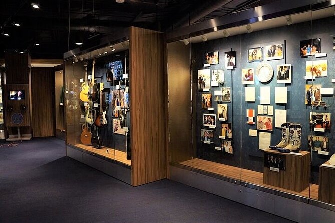 Glen Campbell Museum Admission Ticket in Downtown Nashville - Early Years and Rise to Stardom