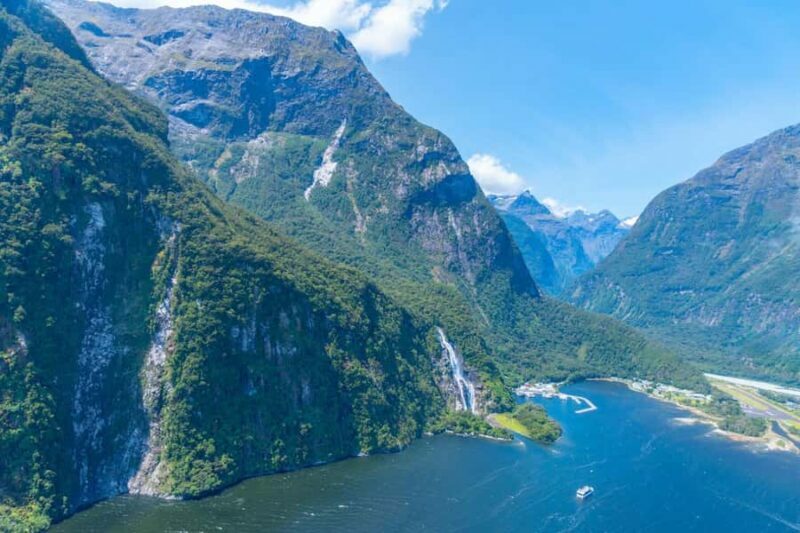 Glenorchy Helicopter Tour | Alpine Lakes & Fiordland - An In-Depth Look at the Glenorchy Helicopter Tour