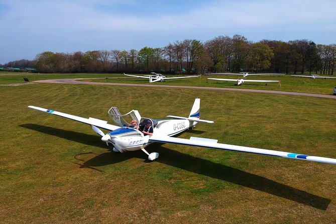 Gliding Experience in Devon - Pre-flight Briefing and Instruction