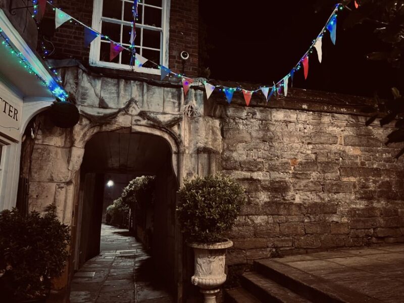 Gloucester: Ghost-Themed Guided Walking Tour - Haunting Ghost Stories