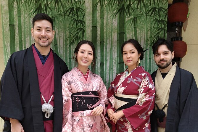 Go Out Freely Wearing a Traditional Kimono - Preparing for the Kimono Fitting