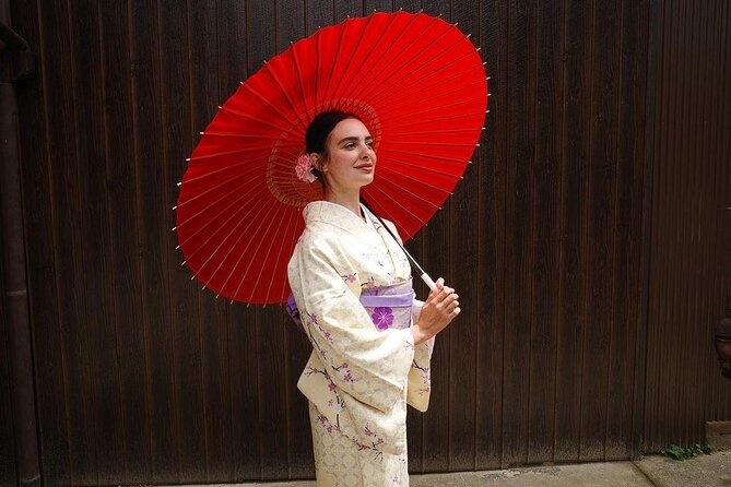 Go Out Freely Wearing a Traditional Kimono - Capturing Memorable Moments