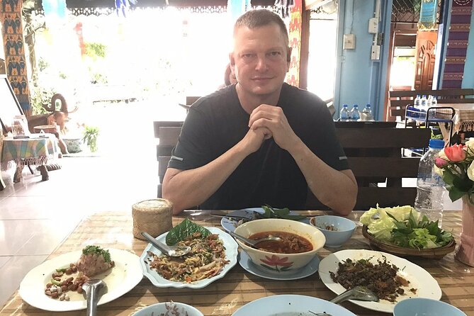 Go Where the Locals Go, Eat What the Locals Eat! Food Tour With Local Foodies - Insights Into Culinary Culture
