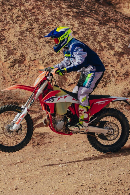 Gobi 8-Day Tour - Rugged Terrain Exploration