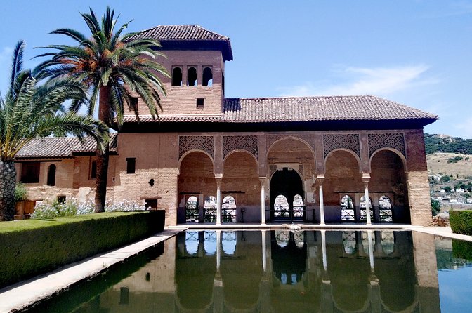 Going to Alhambra? 3 Hrs Private Tour! Skip the Long Lines to Visit the Alhambra - Admission Tickets