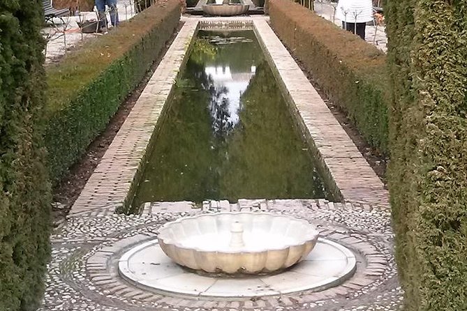 Going to Alhambra? 3 Hrs Private Tour! Skip the Long Lines to Visit the Alhambra - Transportation and Refreshments