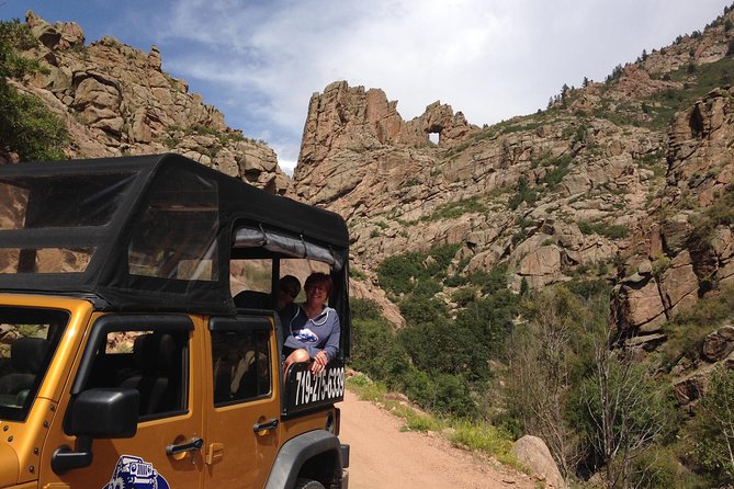 Gold Belt Scenic Byway Jeep Tour From Cañon City - Dining at a Local Bakery