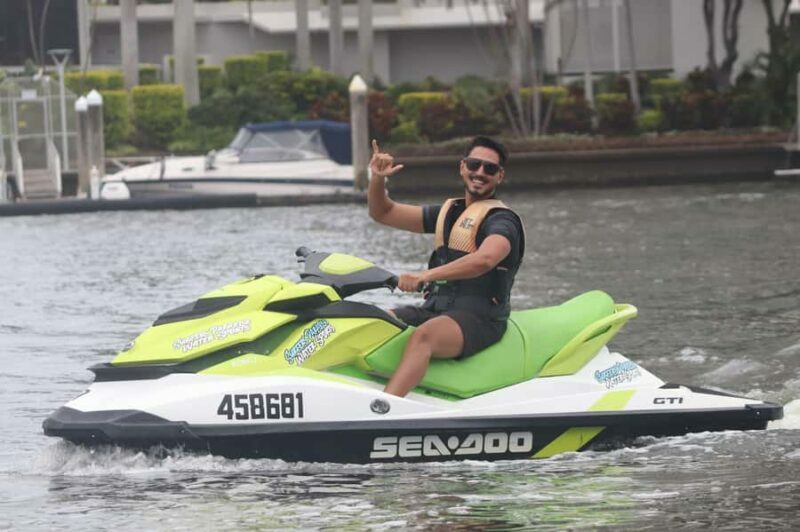 Gold Coast: 15 Minute Jetski Blast with Free Photos - Who Would Love This?