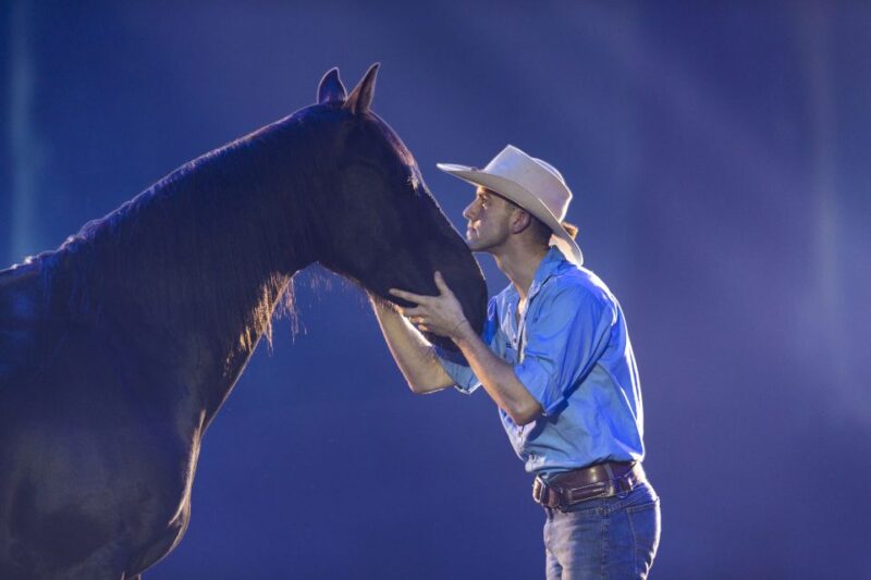 Gold Coast: Australian Outback Spectacular Dinner & Show - Key Points
