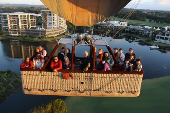 Gold Coast: Australian Sunrise 1-Hour Hot Air Balloon Flight - Flight Certificate and Memento