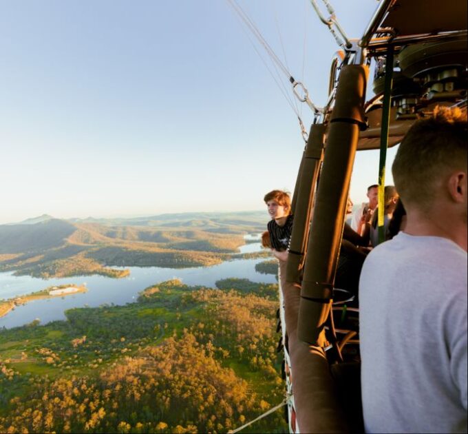 Gold Coast: Hot Air Balloon Flight and Vineyard Breakfast - Scenic Hot Air Balloon Flight