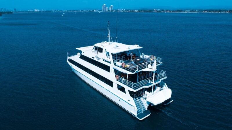 Gold Coast: Luxury Sunset Boat Cruise - Cruise Features