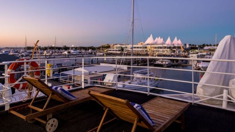 Gold Coast: Luxury Sunset Boat Cruise - Meeting Point