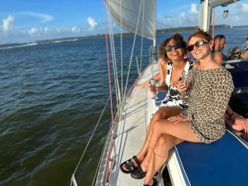 Gold Coast: Midday Sailing Cruise incl food & drinks - Setting the Scene: What to Expect on a Typical Day