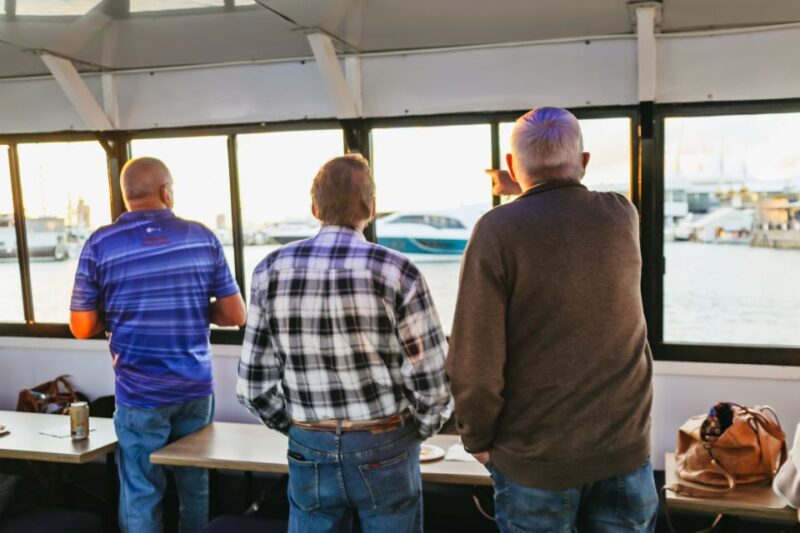 Gold Coast Sunset River Cruise - Amenities
