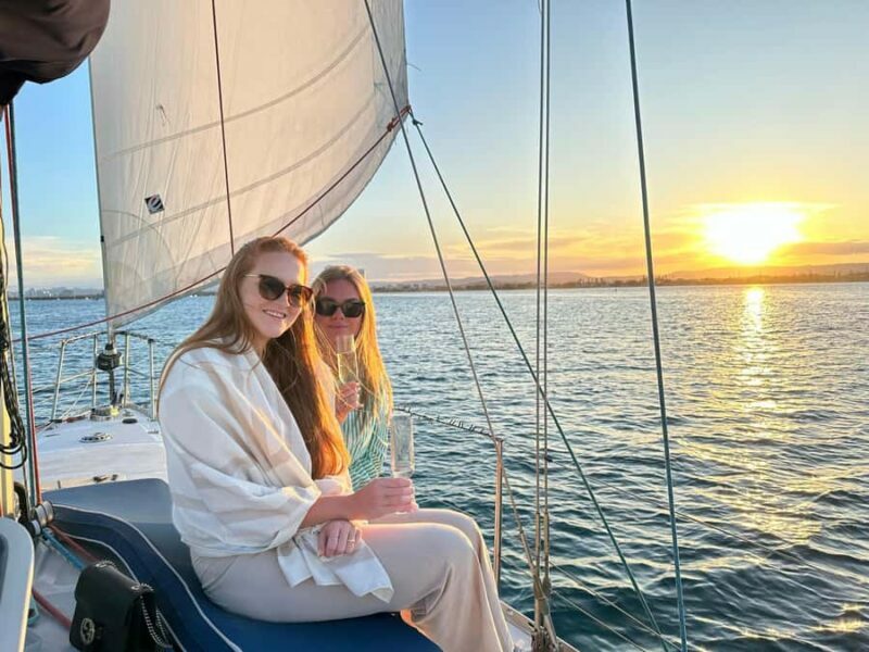 Gold Coast: Sunset Sailing Cruise incl food & drinks - Who Will Love This Cruise?