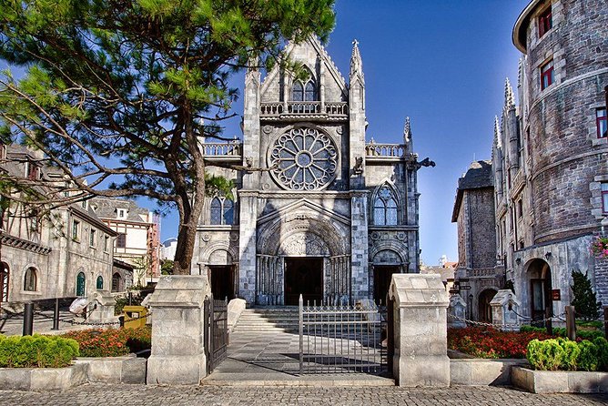 Golden Bridge & Ba Na Hills 1 Day Including Buffets Lunch & 2 Ways Cable Car - Reviews