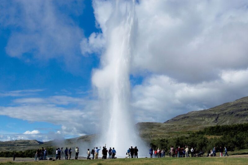 Golden Circle and Fontana Wellness Tour From Reykjavik - Key Points