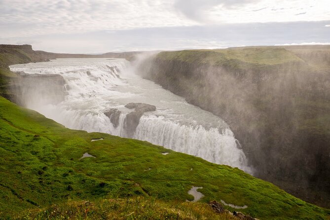 Golden Circle and Sky Lagoon Full-Day Tour - Visiting the Kerid Crater Lake