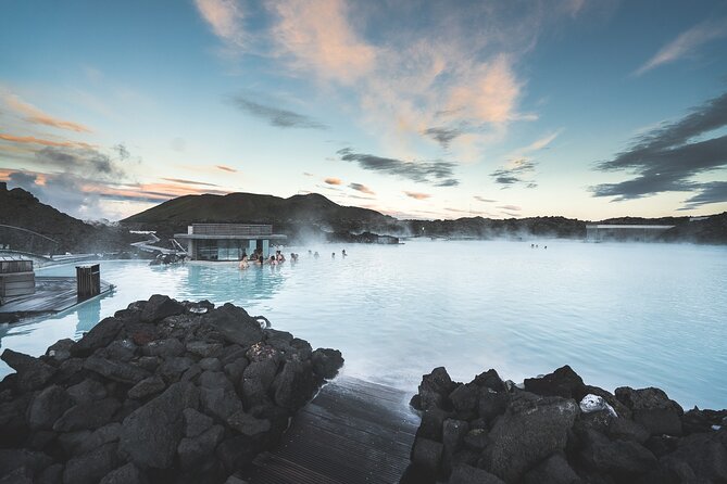 Golden Circle, Northern Lights and Blue Lagoon Tour With Ticket - Chasing the Northern Lights