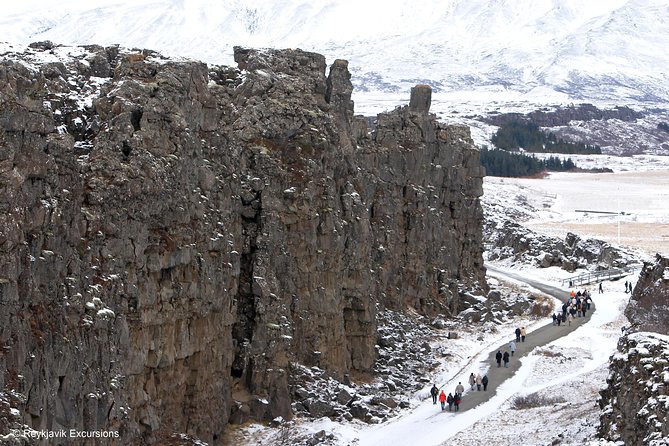 Golden Circle Tour and Evening Northern Lights Cruise From Reykjavik - Questions About Staying Here