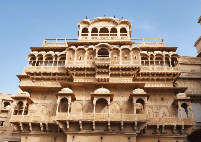 Golden City Photography Guided Tour to Capture City Hues - Street and Architecture Photography