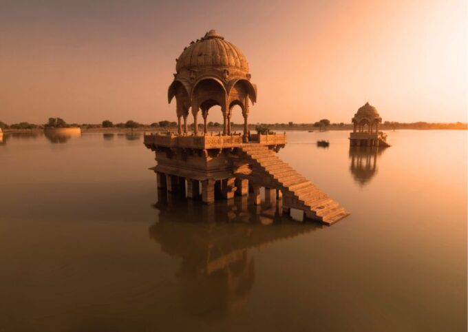 Golden City Photography Guided Tour to Capture City Hues - Booking and Cancellation Policy