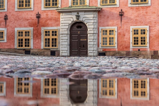 Golden Hour Photo Walk in the Heart of Stockholm - Swedish Fika and Local Recommendations