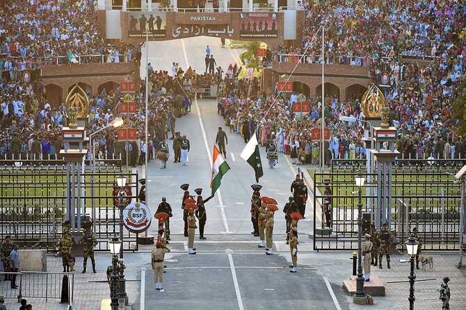 Golden Temple and Wagah Border Private Tour With Punjabi Lunch - Accessibility and Participation