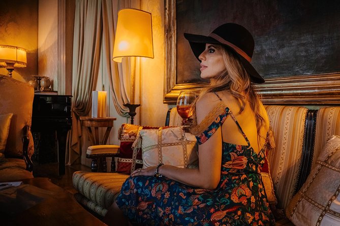 Gondola Ride and Aperitif in a Venetian Palace - Private Driver/Guide and Inclusions