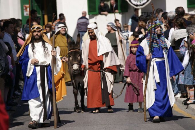 Good Friday Easter Procession With Commentary and Transport - Duration and Inclusions