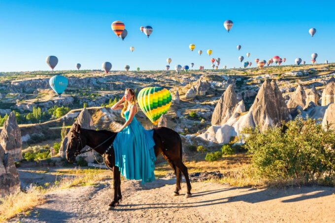 Goreme: Sunrise Horse Riding Excursion - Optional Traditional Attire