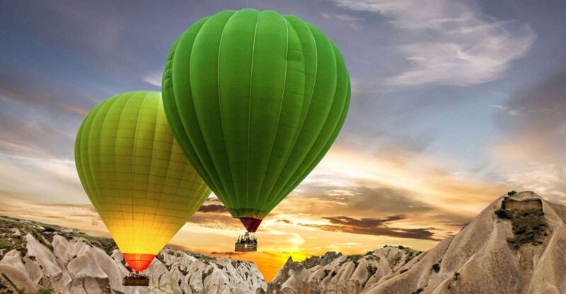 Goreme: Sunrise Hot Air Balloon Flight Over Cappadocia - Flight Experience and Breakfast