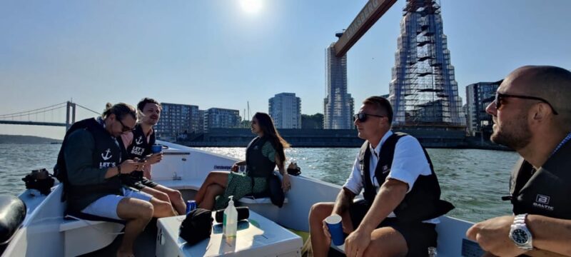 Gothenburg City Center: Electric Selfdrive Boat Tour - Boat Features and Highlights
