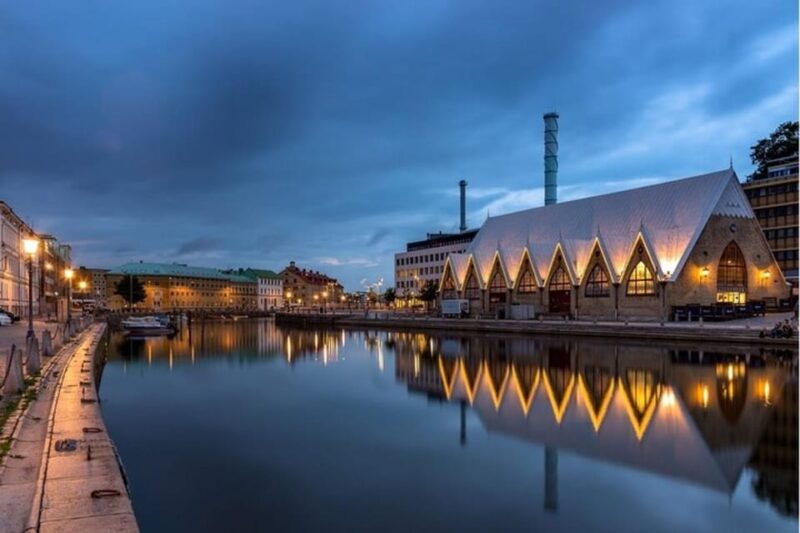 Gothenburg : Must-See Attractions Walking Tour - Booking and Cancellation